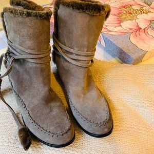 Cynthia Vincent real fur boots